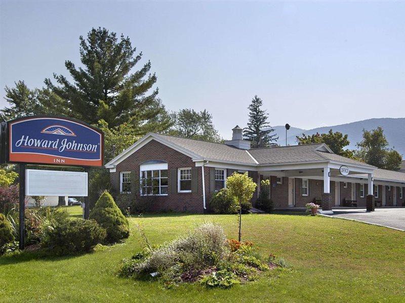 Howard Johnson By Wyndham Williamstown Bagian luar foto