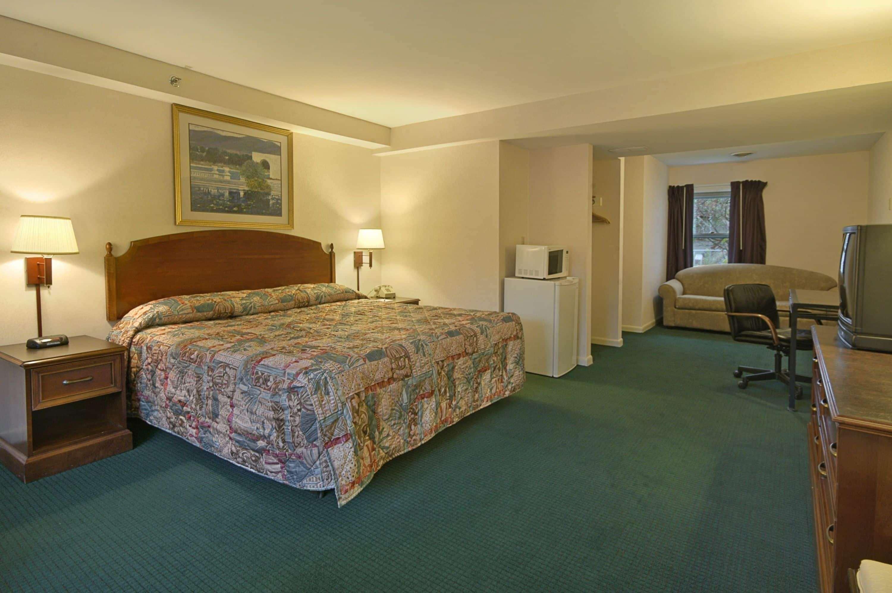 Howard Johnson By Wyndham Williamstown Bagian luar foto