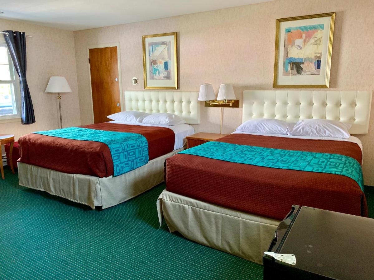 Howard Johnson By Wyndham Williamstown Bagian luar foto